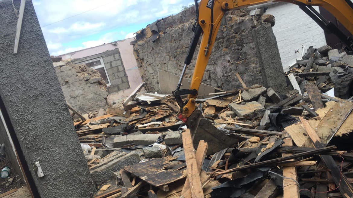Demolition of a house extension in Fife, Scotland by Brown Demolitions Ltd
